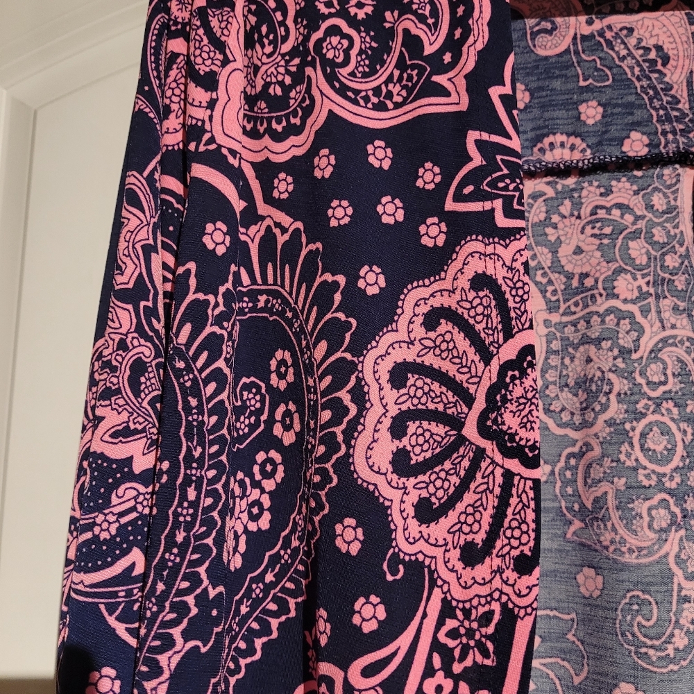 Navy And Pink Paisley Kimono - Picture 3 of 3
